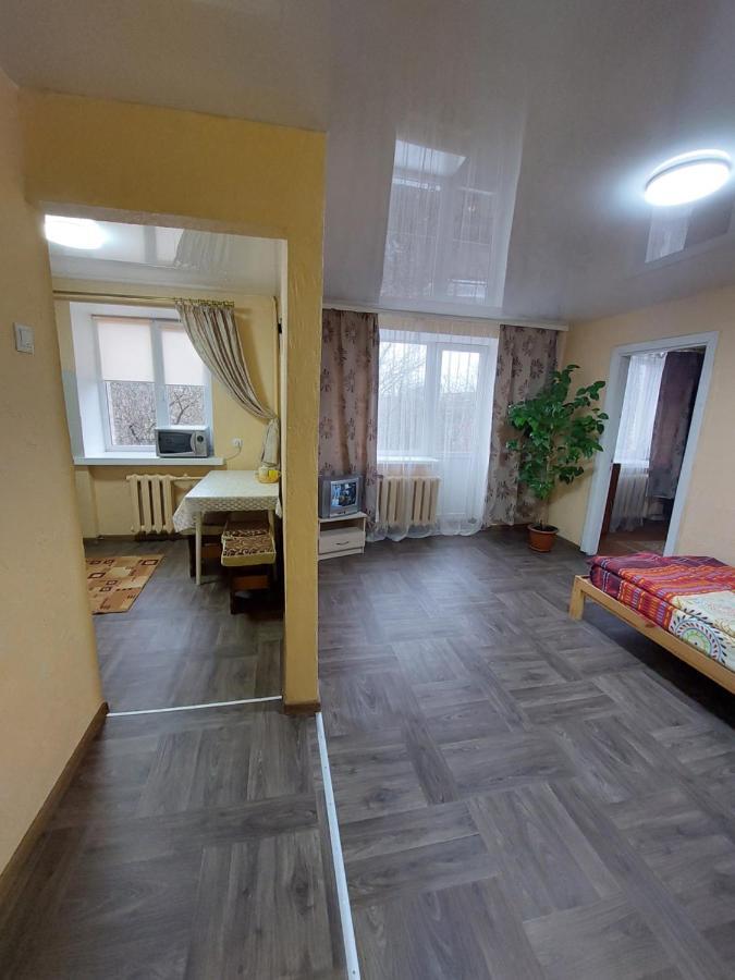 Оренда Затишної 2 Кімнатної Квартири В Самому Серці Рівного Apartment รีฟเน ภายนอก รูปภาพ